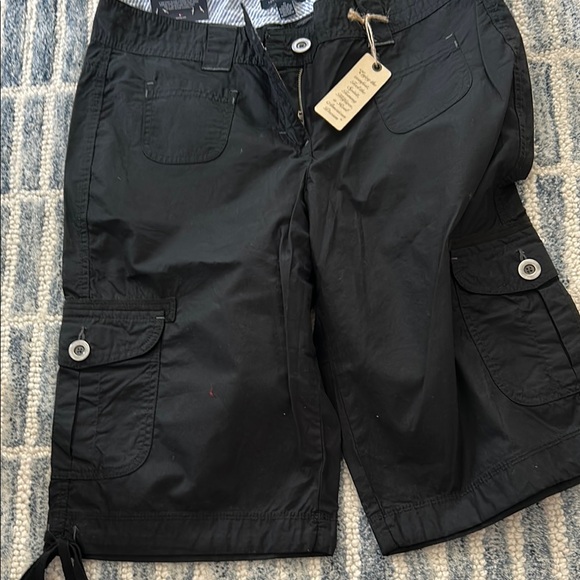 Tommy Hilfiger Black Women's Bermuda Shorts - Picture 1 of 2